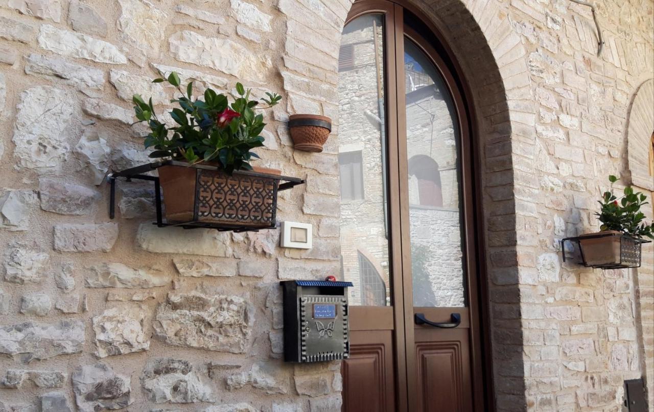 Il Cortile Di San Rufino Apartment Assisi Exterior photo